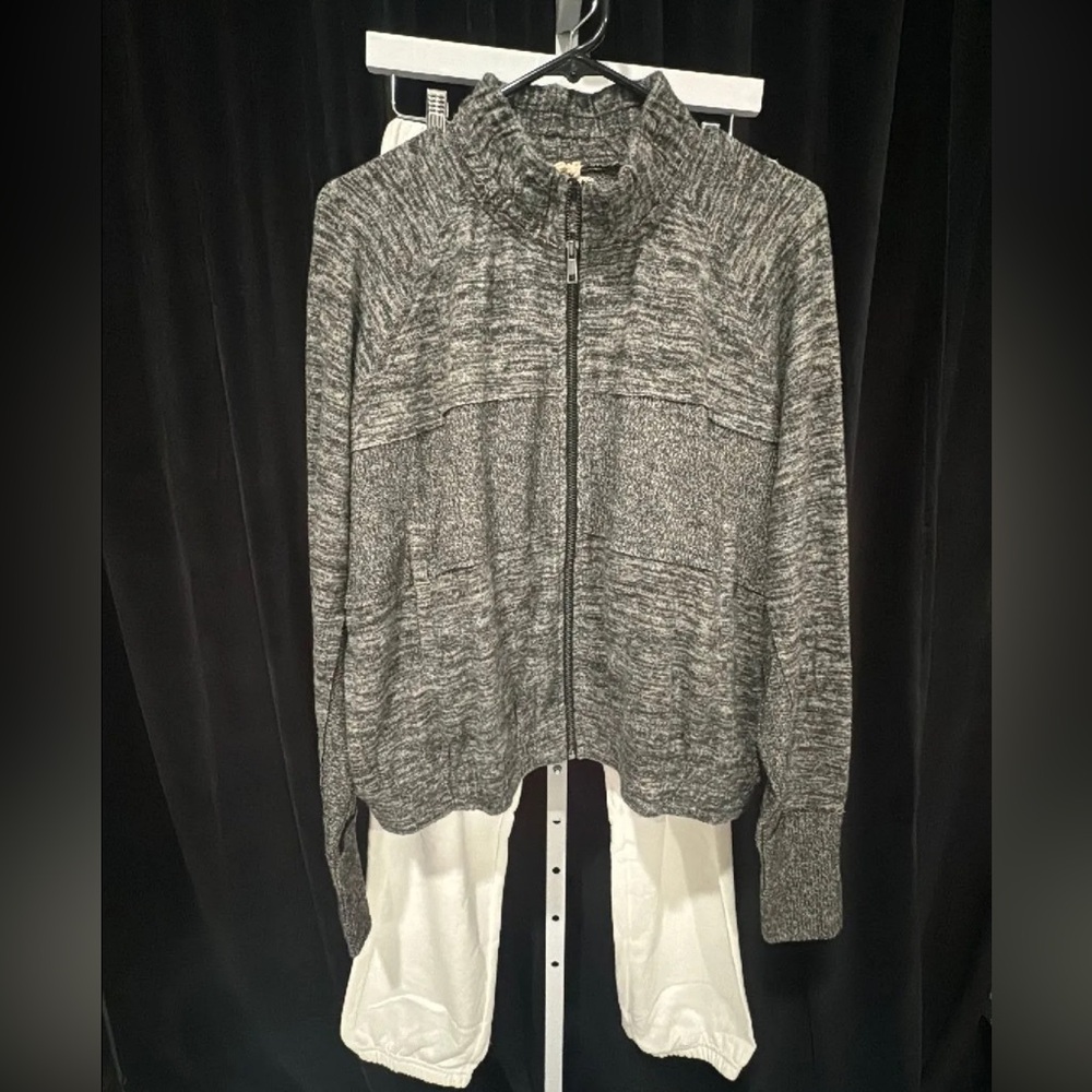 Hem & Thread loungewear NWT two piece, zip front gray jacket with pockets. S,M,L